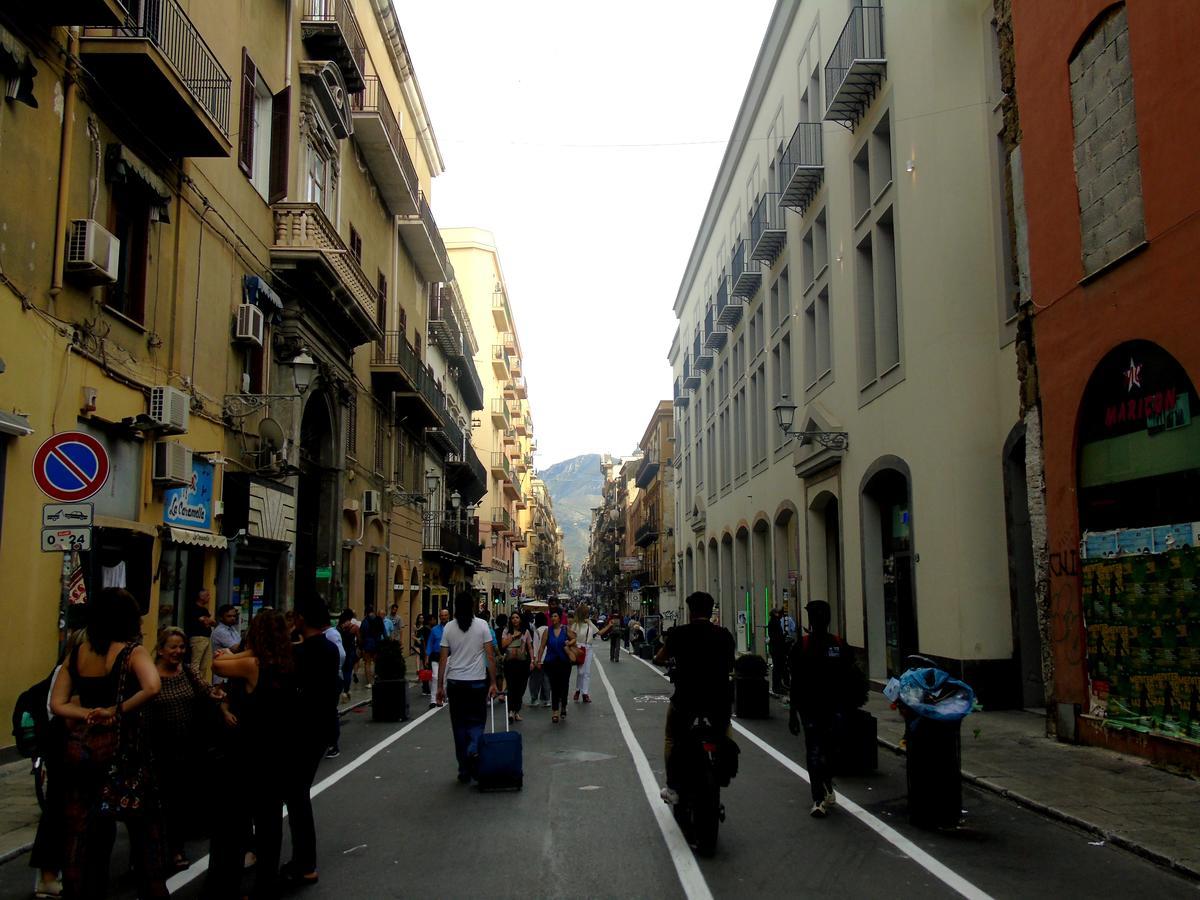Suite Quaroni Palermo Bagian luar foto