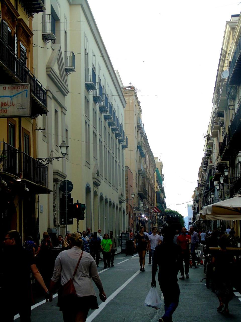 Suite Quaroni Palermo Bagian luar foto